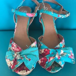 Turquoise Floral Sandal Pumps